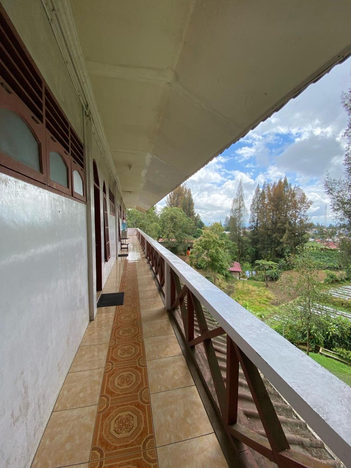 Sibayak Multinational Rest House Берастагі Екстер'єр фото